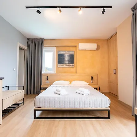 Aparthotel Olynthus Luxury &