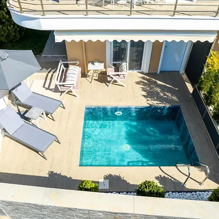 Olynthus Luxury & 3*