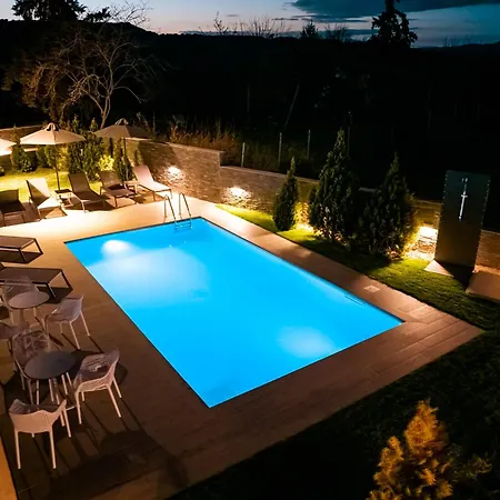 Olynthus Luxury & Aparthotel 3*