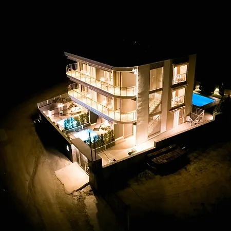 Olynthus Luxury &