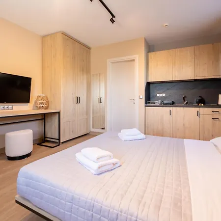 Olynthus Luxury &