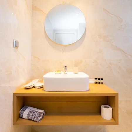 Olynthus Luxury & Aparthotel