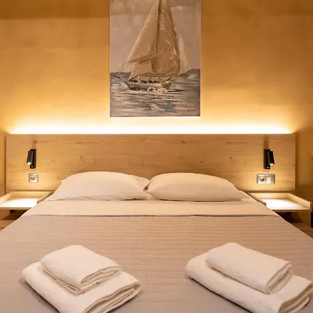 Olynthus Luxury & Апартхотел