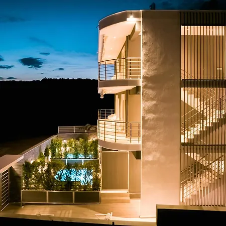 Olynthus Luxury & شقة فندقية 3*