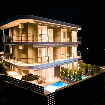 Olynthus Luxury & شقة فندقية