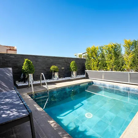 Aparthotel Olynthus Luxury &