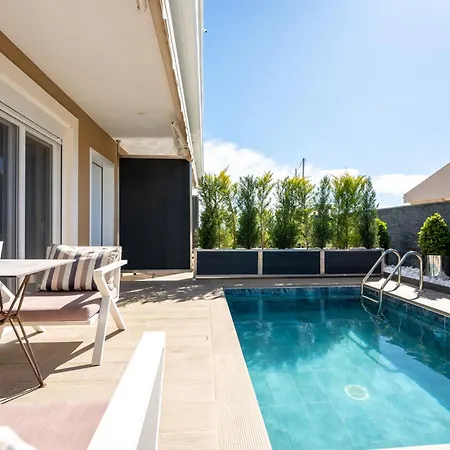 Aparthotel Olynthus Luxury &