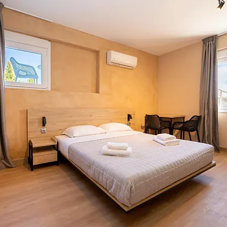 Olynthus Luxury & Aparthotel