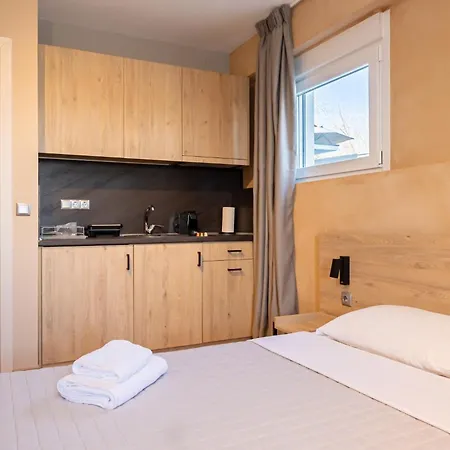 Aparthotel Olynthus Luxury &