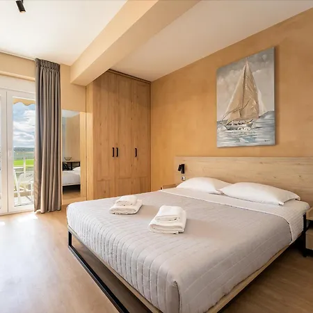 Olynthus Luxury &