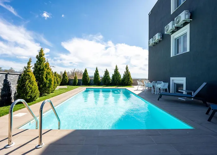 Olynthus Luxury & Olynthos