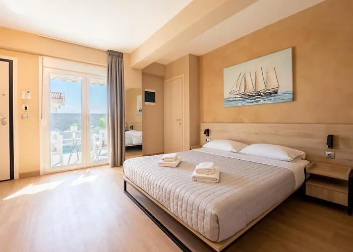 Olynthus Luxury & 3*