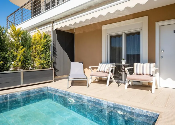 Olynthus Luxury & 3*