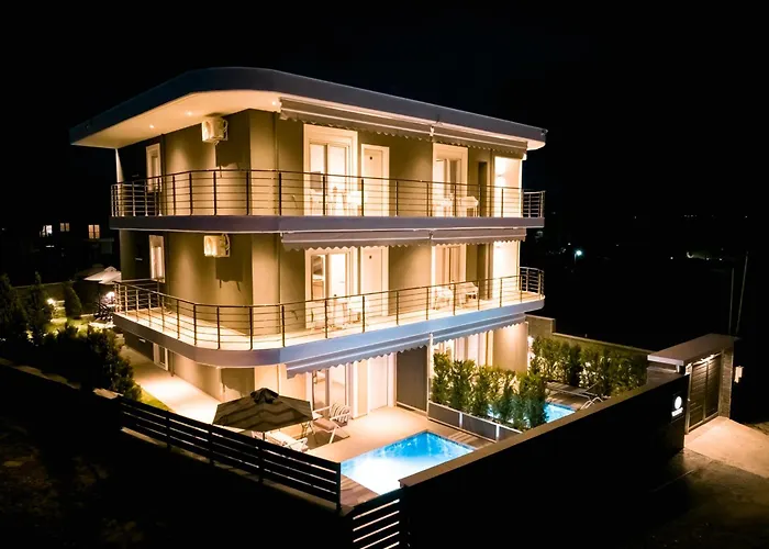 Olynthus Luxury & شقة فندقية