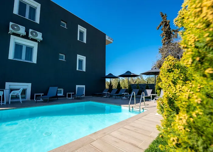 Olynthus Luxury & 3*