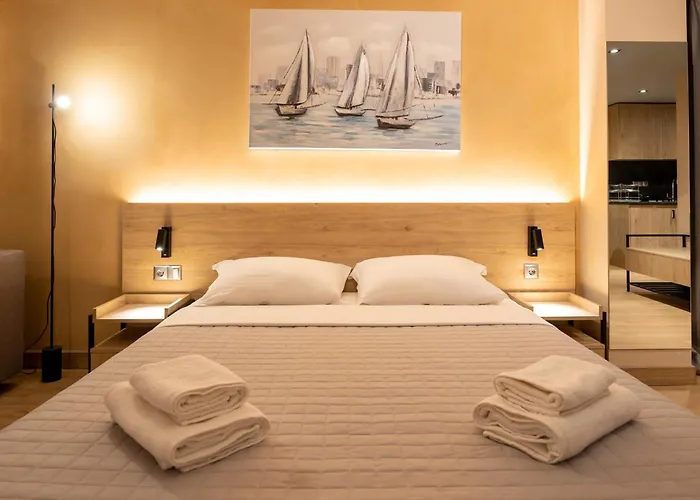 Olynthus Luxury & شقة فندقية 3*