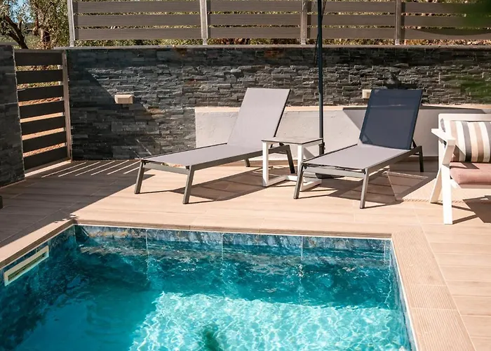 Olynthus Luxury & شقة فندقية