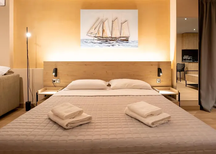 Olynthus Luxury & 3*