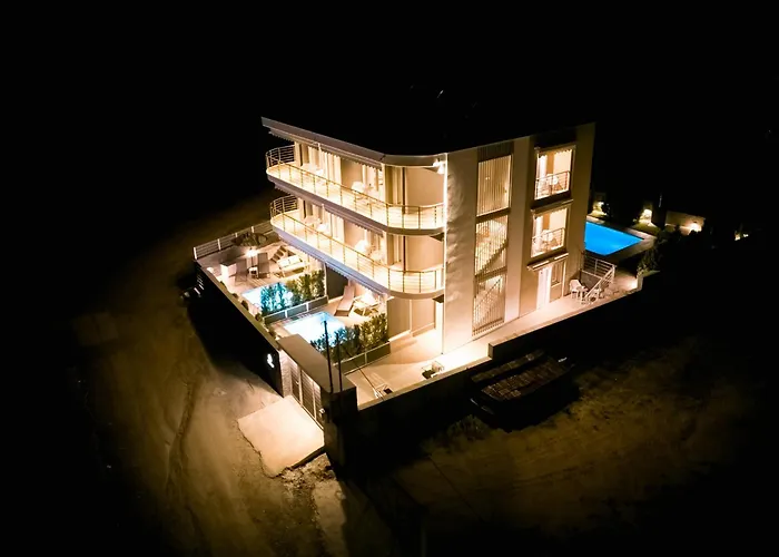 Olynthus Luxury &