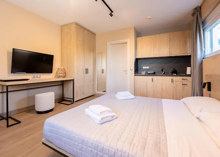 Olynthus Luxury &