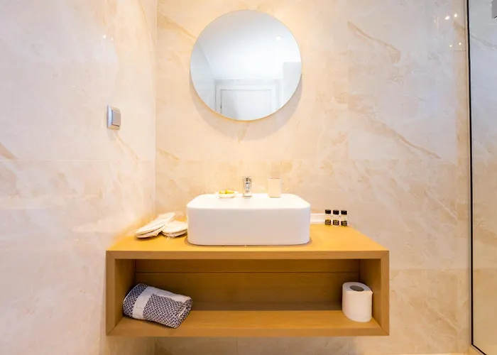 Olynthus Luxury & شقة فندقية