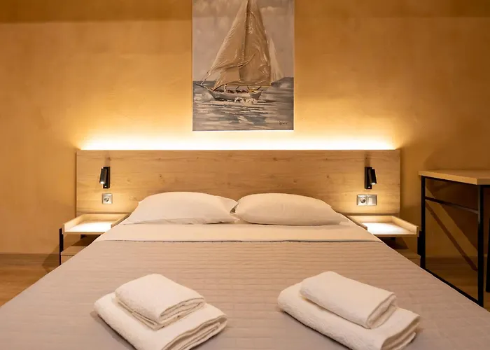Olynthus Luxury & شقة فندقية